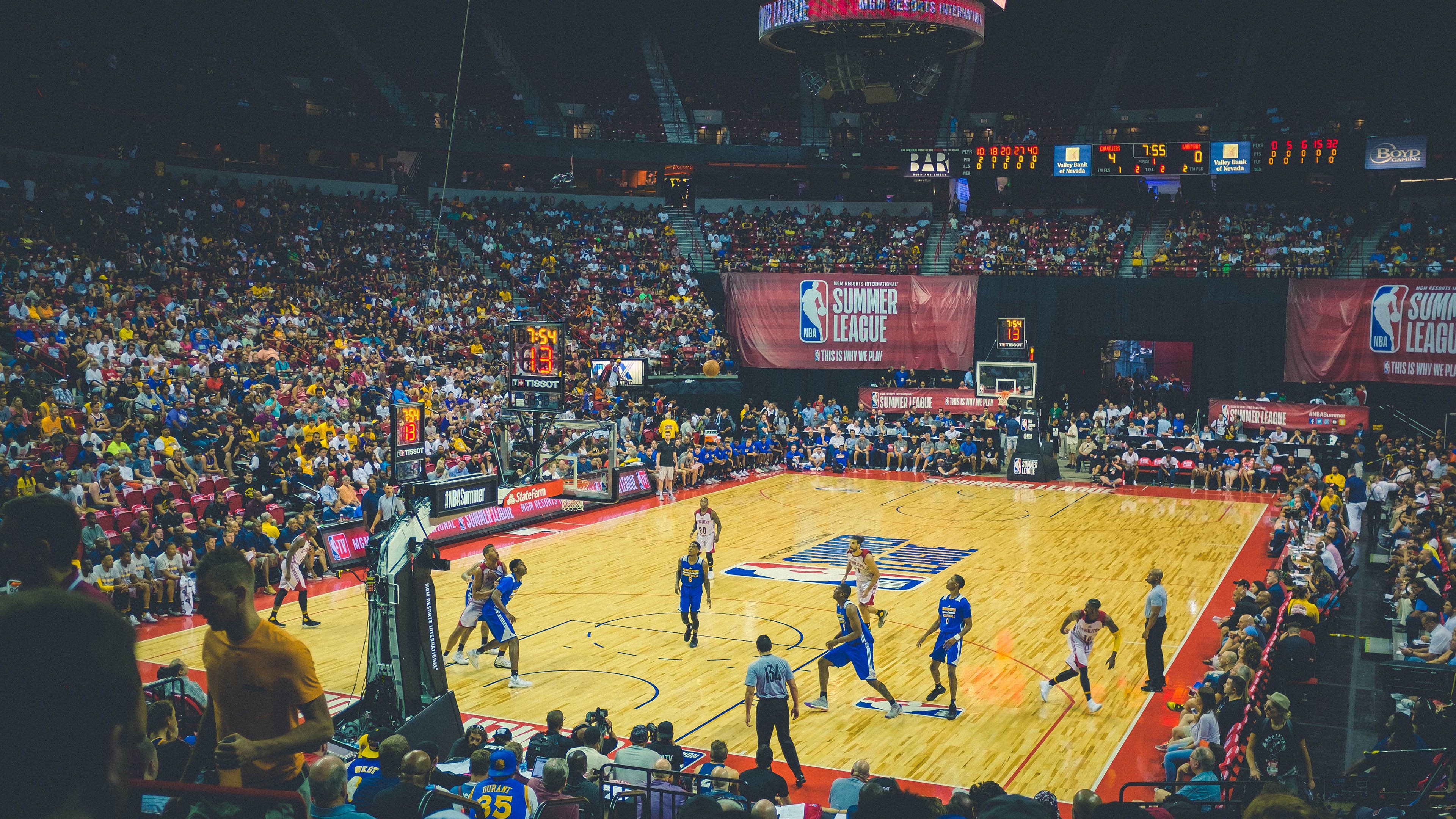 德甲：多支豪门补强中场，意图夺取冠军，德甲巨星